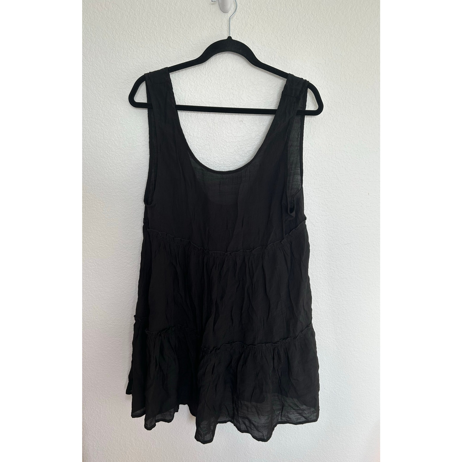 Cupshe Black Crinkle Tiered Ruffle Cover-Up - L
